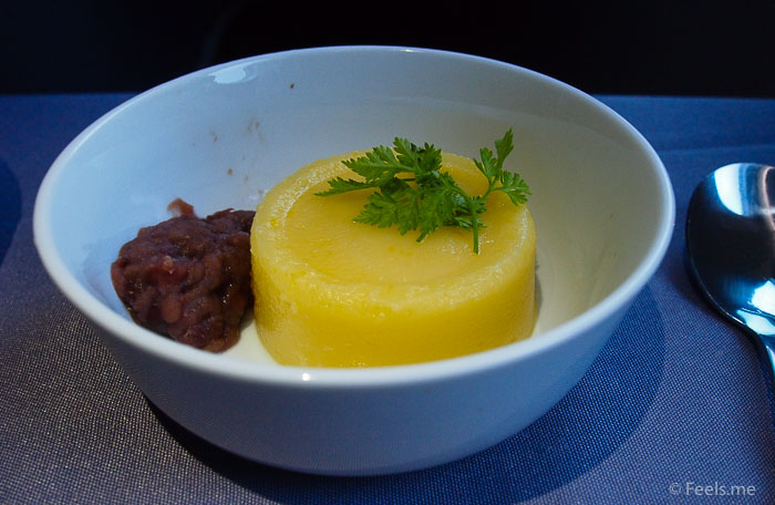 United UA2 SIN SFO: Red Bean dessert
