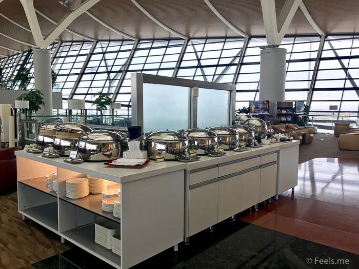Air China Shanghai T2 Star Alliance Lounge Hot lunch served