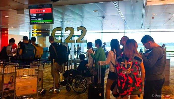 Jetstar 3K 533 Budget Airline Boarding gate at Terminal 1