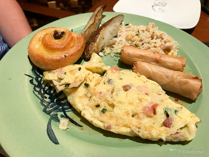 Hyatt Regency Kinabalu Breakfast Omelette and Spring rolls